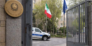 �talya, Tahran'daki b�y�kel�ili�ini ge�ici olarak kapatt�
