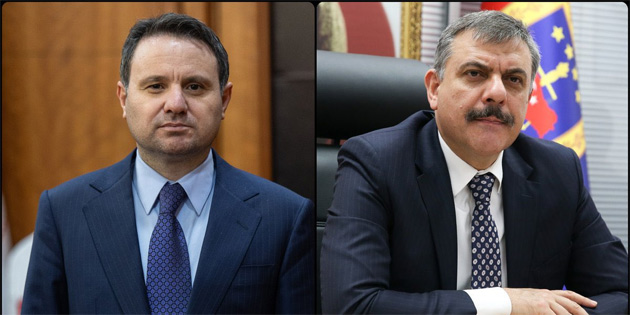 KAB�NEDE �K� BAKAN DE���T� 