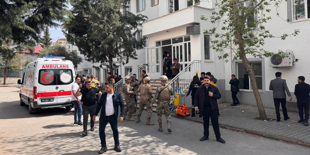 MARA�’TA ORTAOKULDA OKULDA KATL�AM 