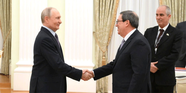 Putin: 'Rusya, ABD'nin K�ba'ya yapt�r�mlar�n� kabul etmeyecek'