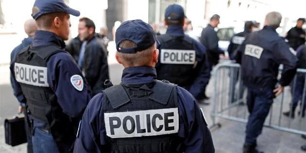 Nice’te polis �iddeti iddias�: 2 polis genci darbedip paras�n� almakla itham ediliyor