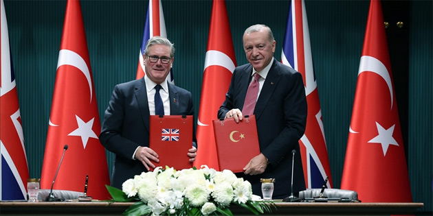 NGLZ BABAKAN STARMER TRKYE’Y ZYARET ETT 