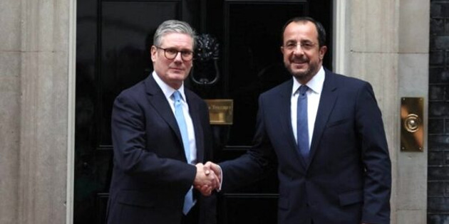 HR�STODUL�D�S, STARMER’� ARADI: KIBRIS’A ATILAN F�ZELER� SORDU 