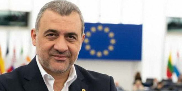 TUTUKLANAN BE KIBRISLI RUM N AP’DE GRM BALATTILAR 