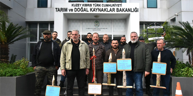 Hayvanc�lar Birli�i, Tar�m Bakanl��� �n�nde eylem yapt� 