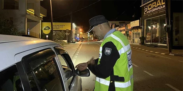 Trafik denetimlerinde 56 ara� trafikten men edildi