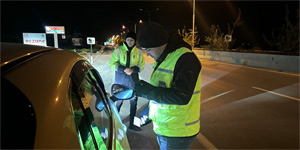 Trafik denetimlerinde 380 s�r�c� rapor edildi, �� s�r�c� tutukland�