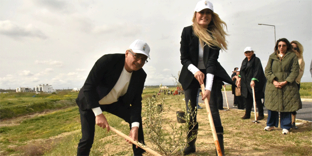 “Yeniden Ye�il K�br�s” etkinli�iyle �lke genelinde e� zamanl� fidan dikimi ger�ekle�tirildi.