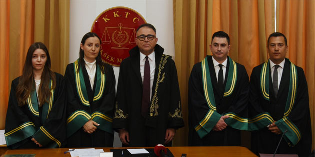 Yeni atanan yarg��lar yemin ederek g�reve ba�lad�