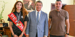 Ba�bakan �stel, milli atlet Ada Kafa'y� kabul etti