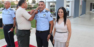Terfi eden 68 polis mensubuna r�tbeleri tak�ld�