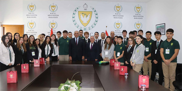 avuolu, Namk Kemal Lisesi ve stanbul Vefa Lisesi rencilerini kabul etti