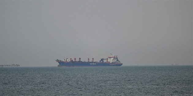 H�rm�z Bo�az�'n�n kapanmas�yla K�rfez'e ve K�rfez'den deniz trafi�i durdu