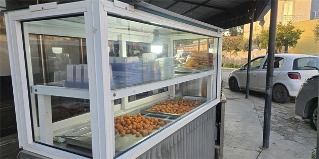 Gazima�usa Belediyesi seyyar tezg�hlarda lokma �retimi ve sat��� yapan esnaf� denetledi