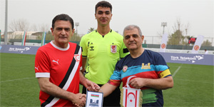 Cumhuriyet Meclisi futbol tak�m� grup ma�lar�n� tamamlad�<