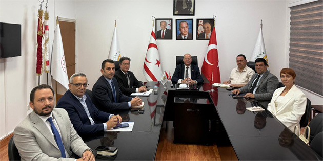 Salk Bakanl ile alt niversiteden salkta hizmet ii eitim i birlii