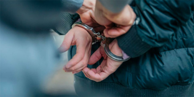 zinsiz ikamet eden 8 kii tutukland 