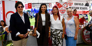 �zdenefe, Londra’daki K�br�s T�rk Festivali’ne kat�ld�
