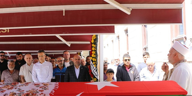 Elmas Demir'in cenazesi Eski�ehir'de topra�a verildi
