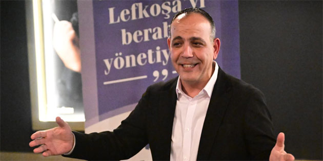 Harmanc�, b�lge muhtarlar� ve belediye meclis �yeleriyle bir araya geldi