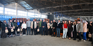 �z��nar, iki narenciye fabrikas�nda kad�n emek�ilerle bir araya geldi