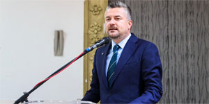 Buca Belediye Ba�kan� G�rkem Duman g�revinden uzakla�t�r�ld�