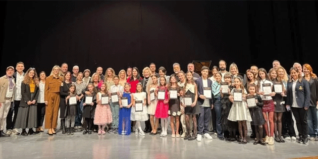 4. Glsin Onay Piyano Festivali gen yetenekleri buluturdu