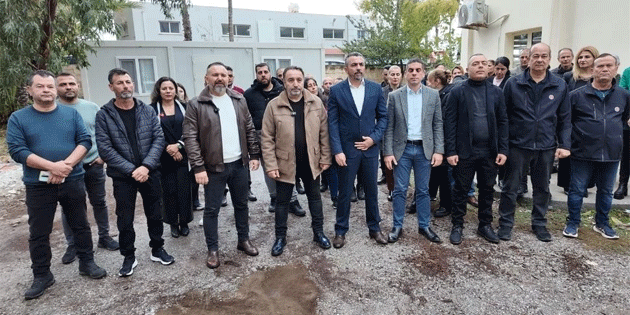 Kamuda yetkili 3 sendikadan Gazimausa Gelir ve Vergi Dairesi ile Motorlu Aralar Birimi’nde grev