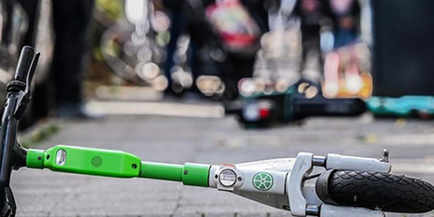 Kald�r�ma d��en scooter s�r�c�s� yaraland�