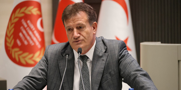 POL�S�N EL�NDE 100 B�N TANE TRAF�K CEZASI VAR 