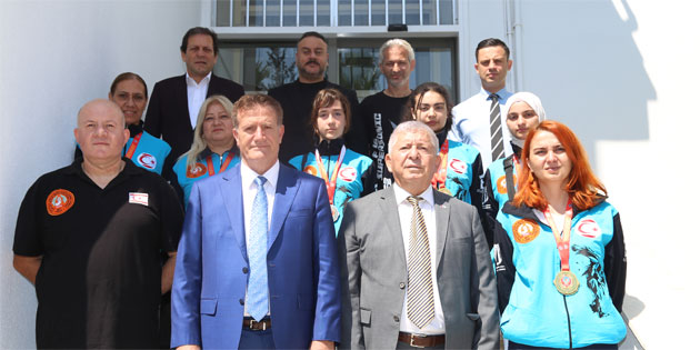 Ar�kl�: “Uluslararas� ba�ar� kazanan sporcular�m�z �lkemizin p�rlantalar�d�r”