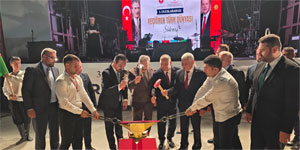 G�zelyurt Belediye Ba�kan� �z��nar, Ke�i�ren’deki T�rk D�nyas� ��leni’ne kat�ld�
