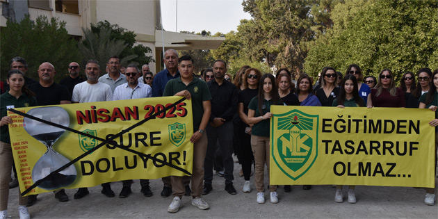 NKL Okul Aile Birlii, okul binas nnde basn aklamas yapt