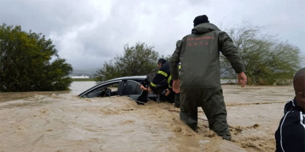 Gzelyurt - Lefkoa ana yolunda su baskn nedeniyle baz gzerghlar trafie kapatld