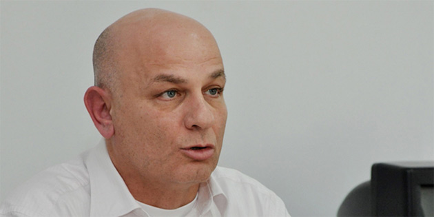 DOKTORLARIN GREV� HALKI MA�DUR ETT� 