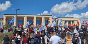 “Meclis, Hayat Pahal�l��� Yasas� g�ndemiyle a��l�ncaya kadar genel grev ask�ya al�nd�”