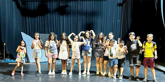“Gen�lik Sahnesi” kurs program� ba�lad� 