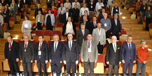 DA ev sahipliindeki 32. ktisat Kongresi al treniyle balad