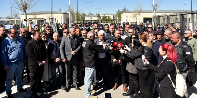 BA�BAKANLIK �N�NDE EYLEMDE 