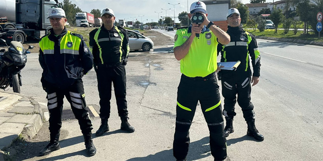 Trafik denetimlerinde 54 ara alkonulurken, 272 src rapor edildi, 2'si tutukland
