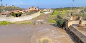 Lefke–Do�anc� g�zerg�h�nda derivasyon kanal�nda temizlik �al��malar� s�r�yor<