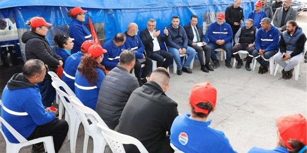 Cumhurba�kan� Erh�rman'dan Ektam emek�ileriyle dayan��ma