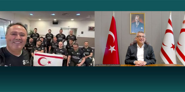 Cumhurba�kan� Erh�rman, Vak�flar Tekerlekli Sandalye Basketbol Tak�m�’n� kutlad�