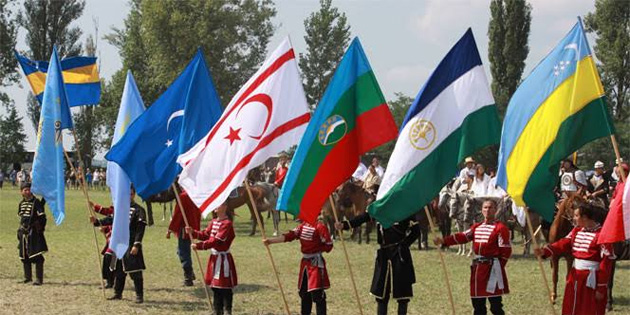  “B�y�k Hun-T�rk Kurultay�’nda KKTC bayra�� da yer ald�”