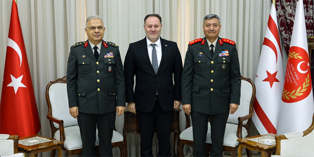 �zt�rkler Korgeneral �naltekin ile T�mgeneral Bilir'e g�revinde ba�ar�lar diledi