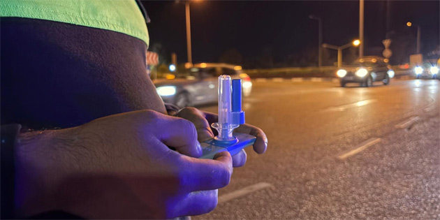 Kan �rne�inde kokain ve hintkeneviri tespit edilen zanl�, yeniden mahkemeye ��kar�ld�