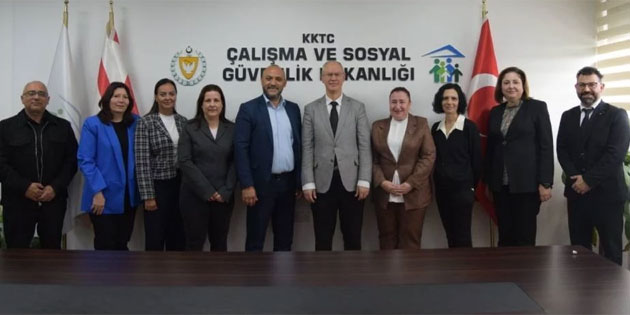 Hasipo�lu, Sosyal Hizmetler Dairesi’nde g�rev yapan personelin D�nya Sosyal Hizmet G�n�’n� kutlad�