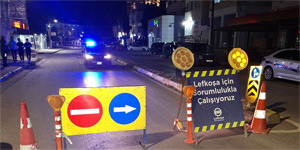 Lefko�a'da Atat�rk Caddesi �zerinde yolda ��kme meydana geldi<