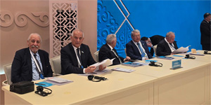 Oktay �ks�zo�lu, Kazakistan’da TDT Aksakallar Konseyi �al��malar�na kat�ld�