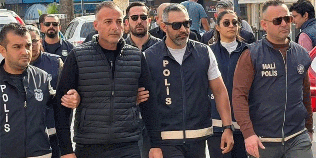 Ba�bakanl�k M�ste�ar� H�seyin Cahito�lu be� g�n daha tutuklu